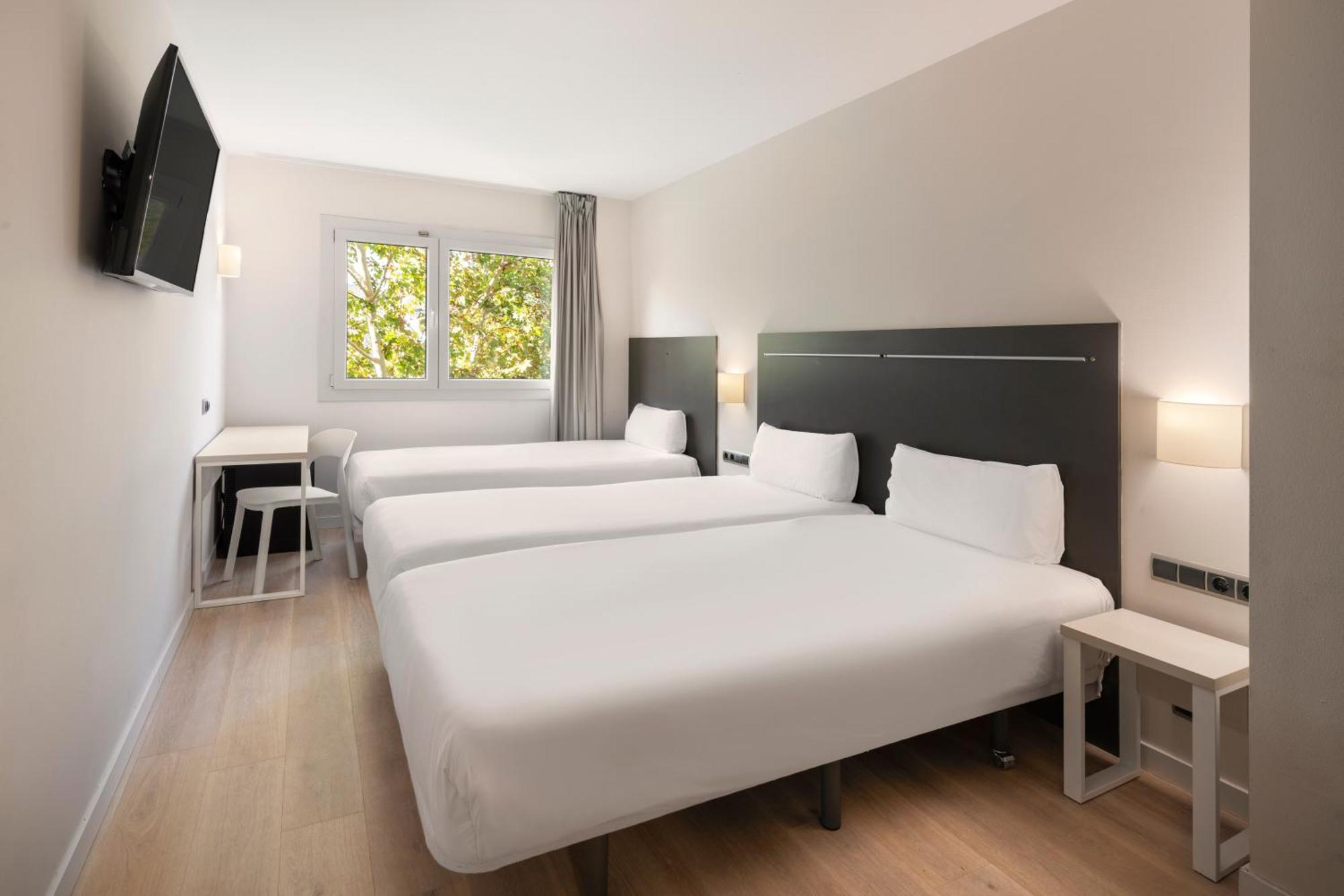 B&B Hotel Barcelona รูบี ภายนอก รูปภาพ