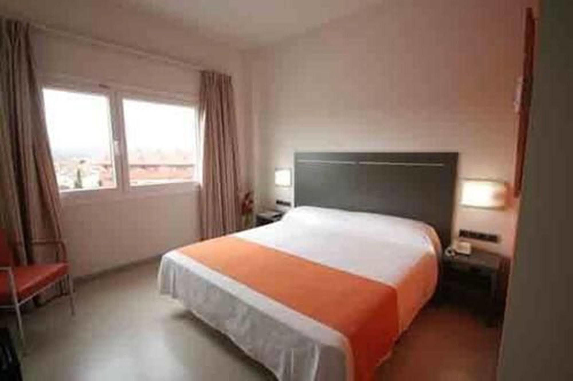 B&B Hotel Barcelona รูบี ภายนอก รูปภาพ