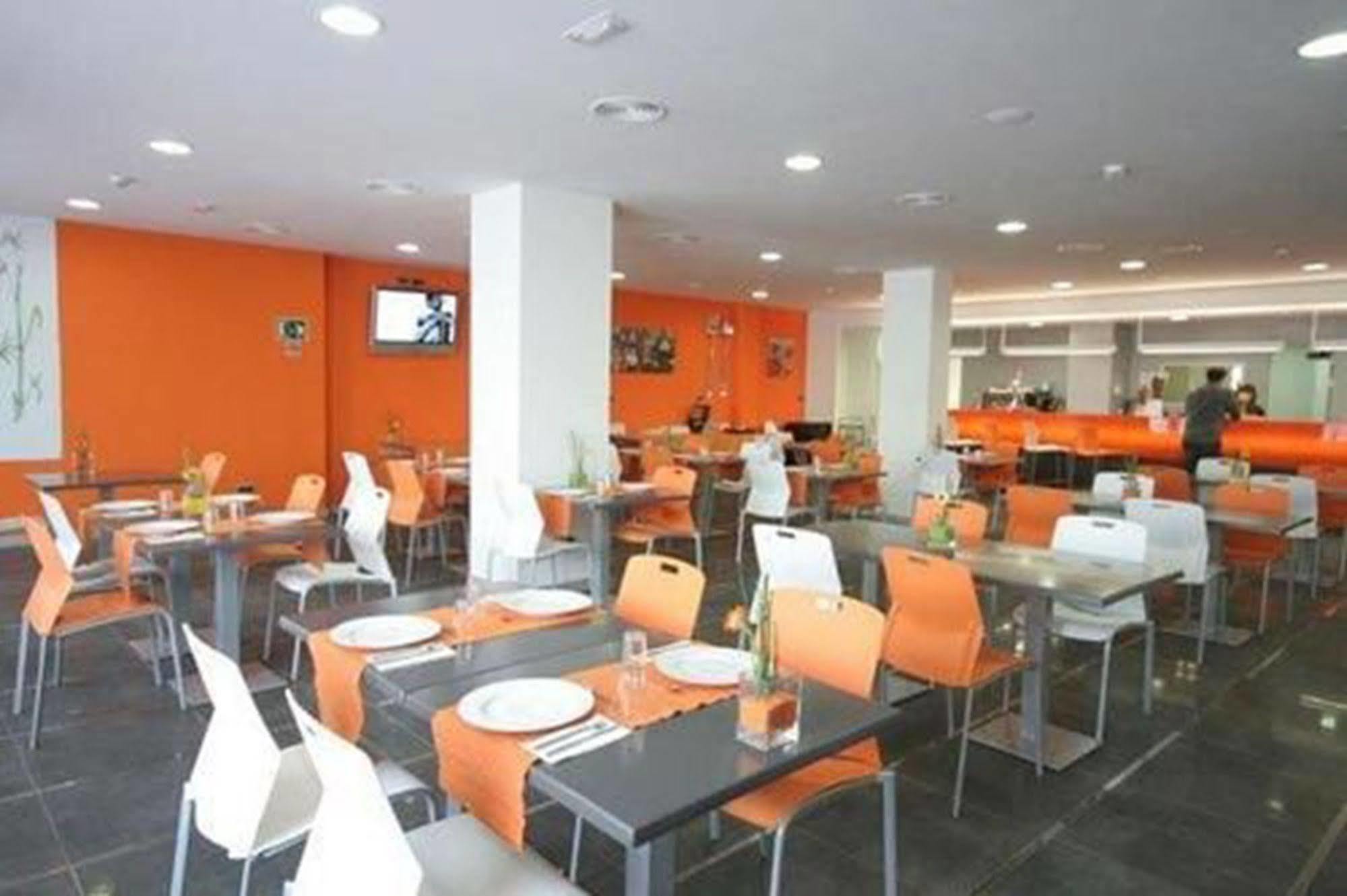 B&B Hotel Barcelona รูบี ร้านอาหาร รูปภาพ