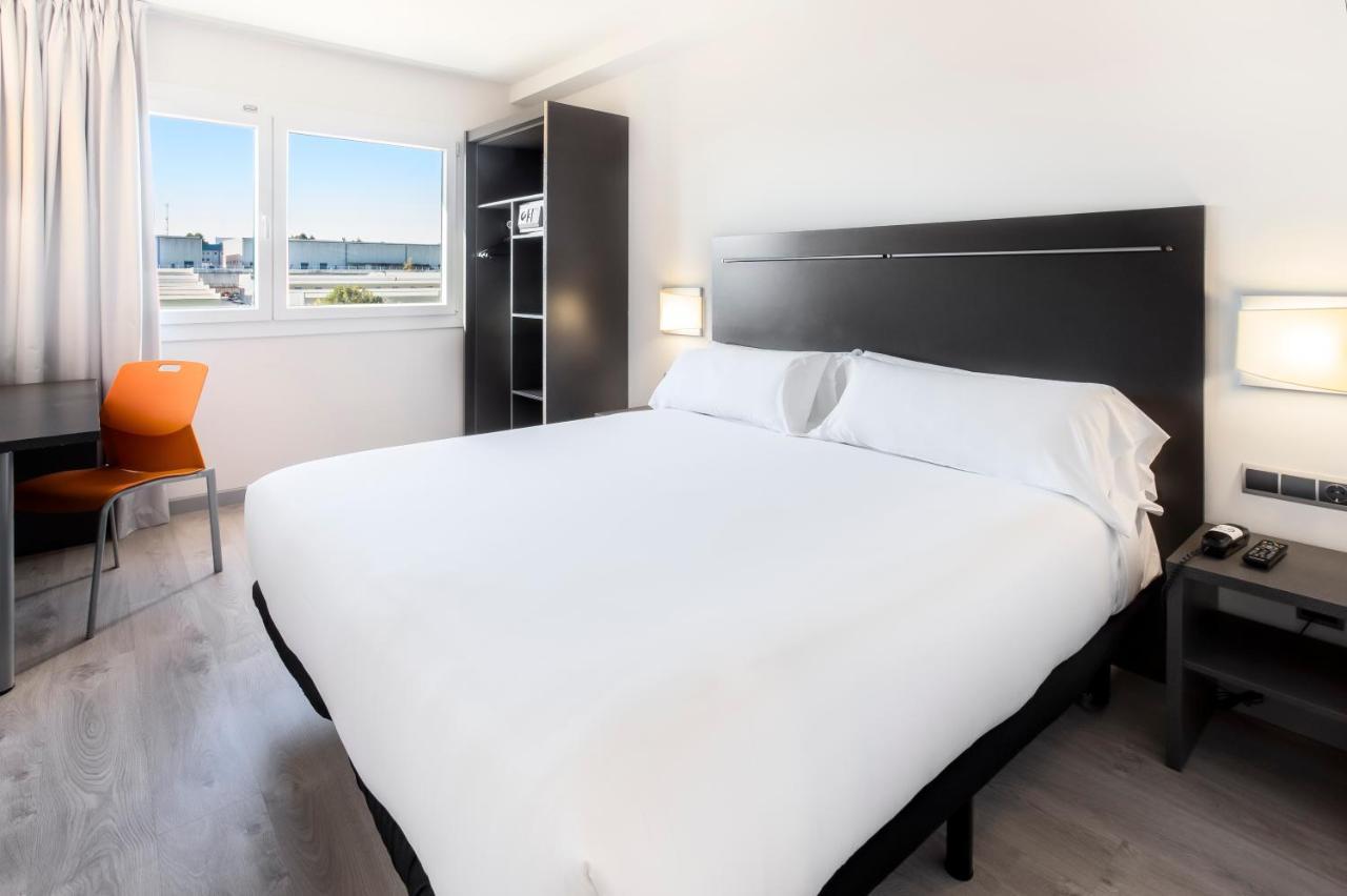 B&B Hotel Barcelona รูบี ภายนอก รูปภาพ